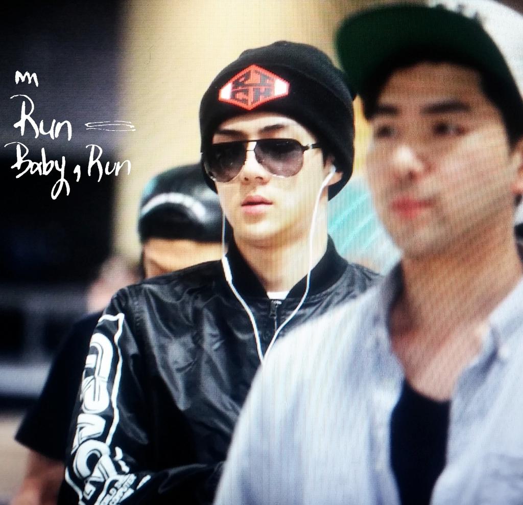 3443ddfre's tweet photo. 150507 인천공항 세훈이 수고해쏘 세후낭☺☺푹수ㅣ엉💕 http://t.co/x4sLmQyzBO