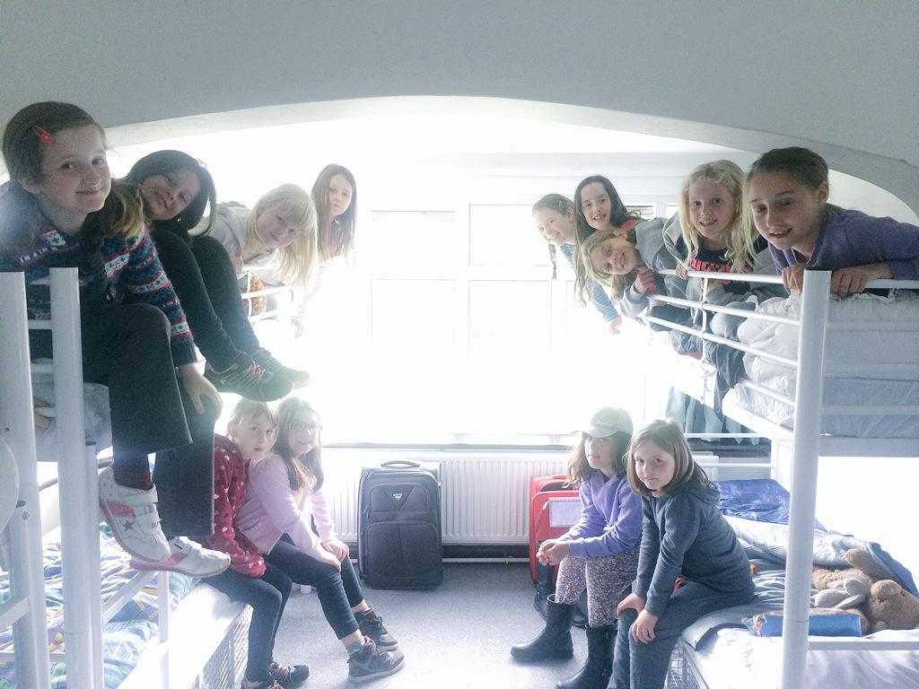 yr4res15's tweet photo. After an evening of rest(lessness), time for these cheeky monkeys to get up, ready for the day! 🙊🙉🙈
#cheekymonkeys http://t.co/PzCzoJ3Qn1