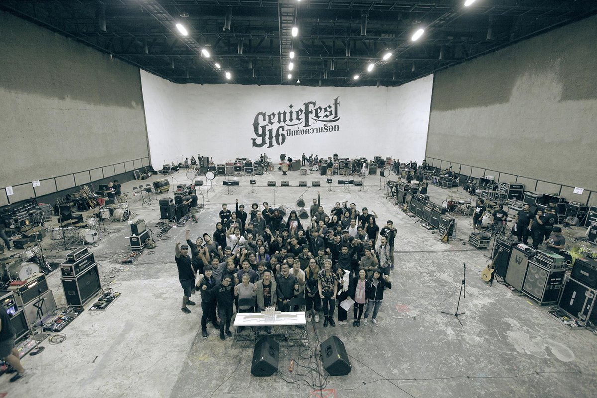 genierecords's tweet photo. 📷 pic วันนี้ เมื่อปีที่แล้ว #g16fest
... แล้วเราจะมาร็อคกันใหม่ yeah~ http://t.co/RJtrJ7DmF0