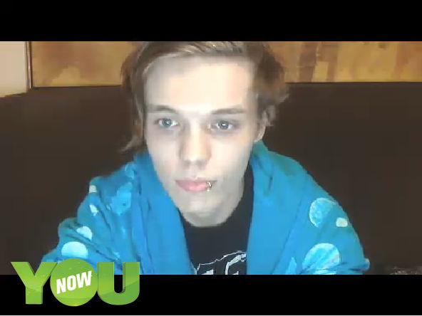 FunkyRainbowKat's tweet image. 🔴 LIVE @joshfaille on #YouNow - younow.com/Faille/4877852…