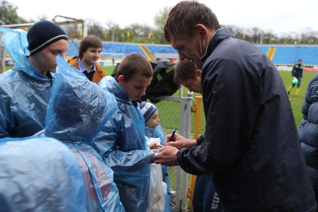 kprostov's tweet image. Дети из приюта посетили тренировку ФК «Ростов» @rostovfc rostov.kp.ru/daily/26378.4/…