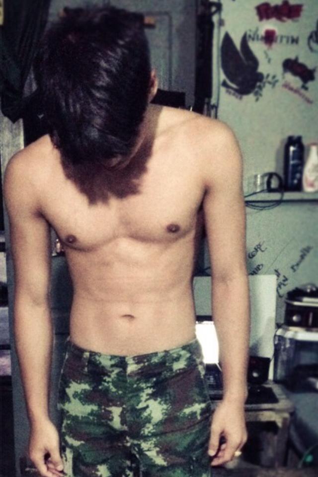 JfjfXhdhd's tweet photo. แถว ม.ชคุยกัน http://t.co/8QgAZWl8Lx