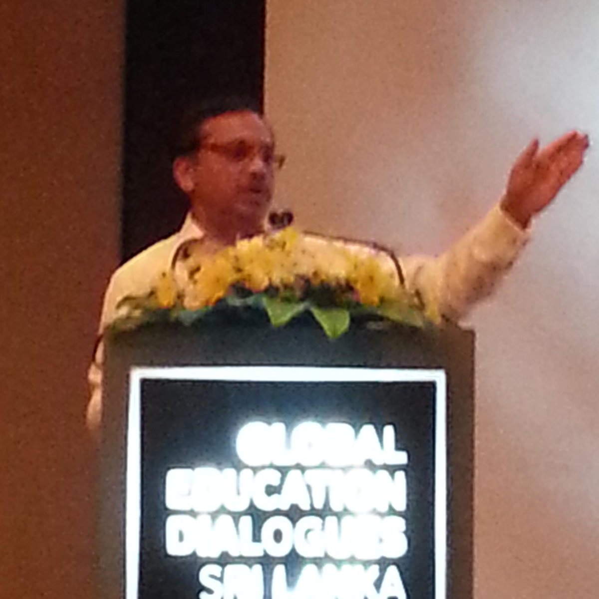 UomVishaka's tweet photo. English is a skill not a language when it comes to employment in service sector. http://t.co/ZJdZST60yC