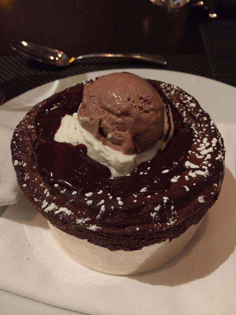 MikeFraedrich's tweet photo. #glutenfree chocolate soufflé at CUT in the Palazzo @RachelPorco @brianethington @LPScmcmillen http://t.co/elLuOi7p8o
