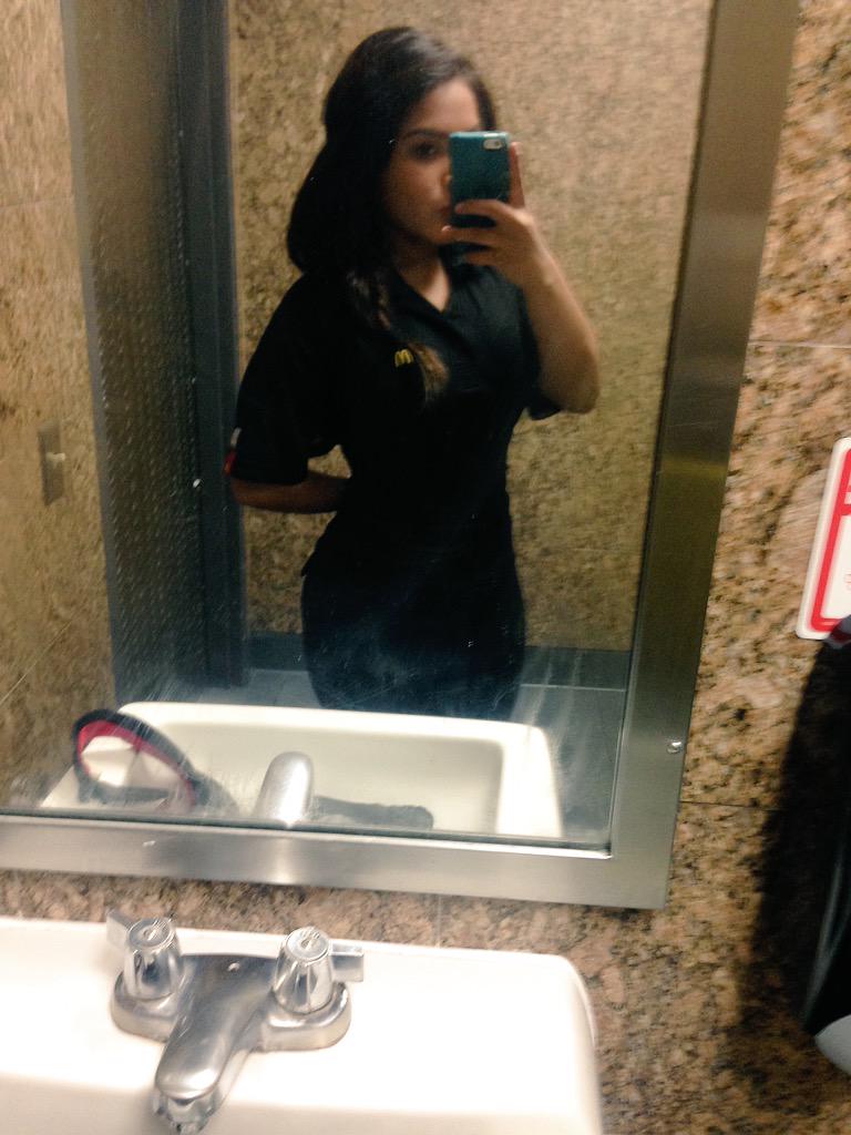 Marcelandr_jj's tweet photo. marce from mcdonalds ๐๐ #awkarm http://t.co/32udSgdqo3
