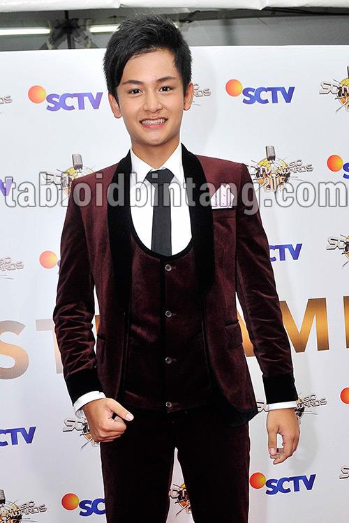 tabloidbintang's tweet photo. Gagahnya Randy Martin Bak Pangeran Berkuda http://t.co/o9eDBsWCtP [Galeri Foto] http://t.co/3gJJofzDHC