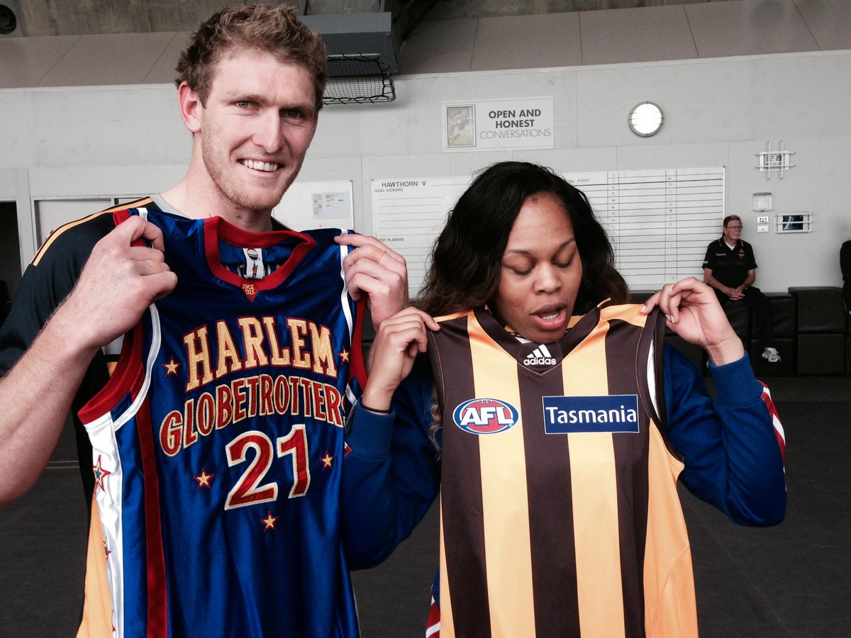 DaveLWorsley's tweet photo. Great fun with the Hawthorn Hawks @HawthornFC today &amp; @HarlemOZTour http://t.co/0HLS6IfRJy