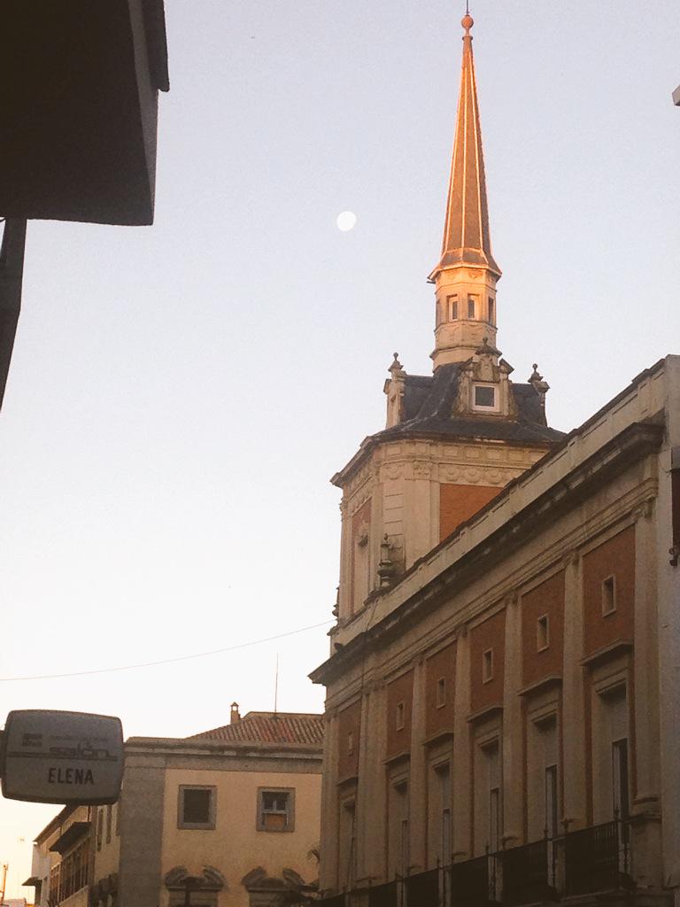 franmorenorosa's tweet photo. Buenos días ! Solo quedan horas para verte http://t.co/v7S1krAS5Y