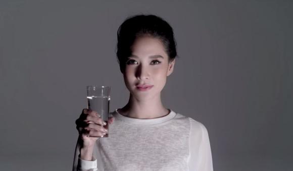 XxP19xX's tweet image. ดื่มให้กับงานเลี้ยงในคืนที่ผ่านมา ดื่มให้กับคำนินทาจากคนที่เราไว้ใจ ดื่มให้กับฉันคนเดิมที่จะกลับมา #TeamPloy