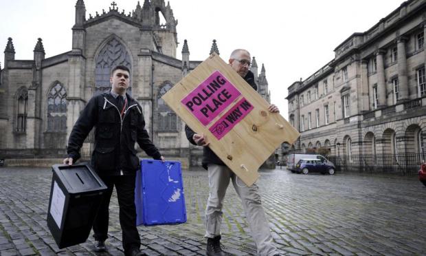 GdnPolitics's tweet photo. Britain goes to the polls in closest election in decades #ElectionDay http://t.co/ay3xIBr1XT http://t.co/QctAvWgk7T
