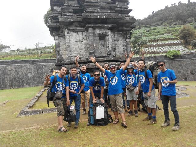 CiripaBogor's tweet photo. Yakin gak mau punya kaos kece yg kaya temen2 ciripa pake ini? :)) http://t.co/bzDSMgiQNU