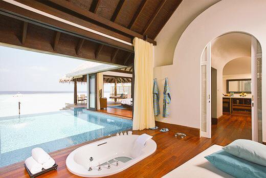 Travel To Maldives tweet media