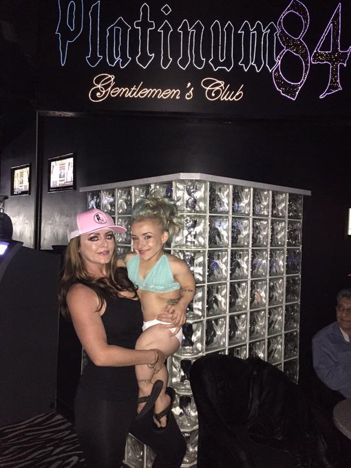 Last weekend at my birthday bash 😀 #sophiedee #platinum84 http://t.co/y9KGLlNfvx<a href="/tag/sophiedee"class="tags">#sophiedee</a><a href="/tag/platinum84"class="tags"><span>#platinum84</span></a>