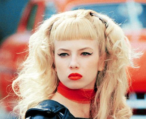 Happy birthday to the iconic Traci Lords! See how to get her gorgeous Crybaby look here:  