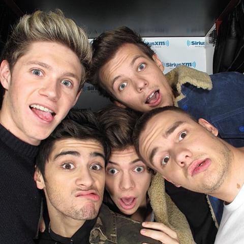 realsyifaaa's tweet photo. miss them:') @Louis_Tomlinson @zaynmalik @NiallOfficial @Real_Liam_Payne @Harry_Styles @onedirection http://t.co/4RT5Vy7nxU