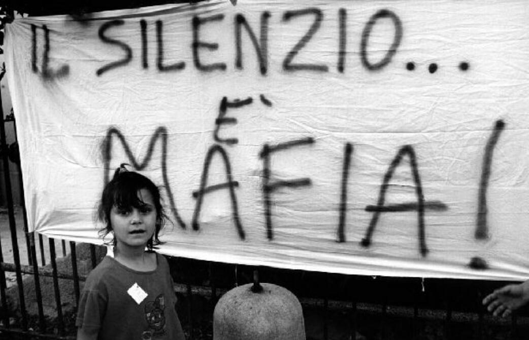 V_Mordicchio's tweet photo. @brontosauro12 @tranellio @steal61
@carlucci_cc
PER IL SILENZIO CHE È #MAFIA
MA QUI HANNO PAURA DI PERDERE
#Fullower http://t.co/sdMoVsknJx