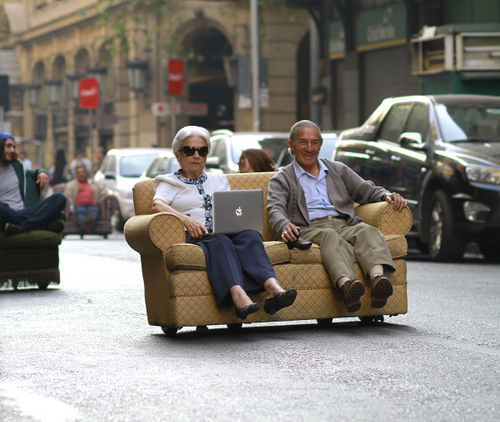 RipleyChile's tweet image. ¿Abuelos comprando por Internet? Claro, porque es simple, seguro y sentado. #CompraSentado simpleseguroysentado.cl