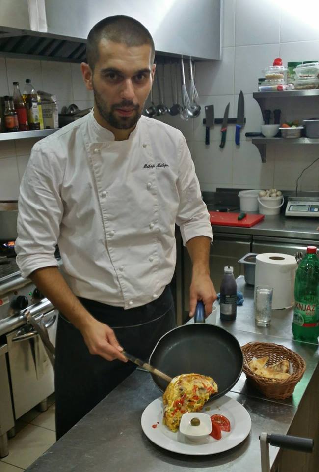 telegrafrs's tweet photo. DA LI STE VIDELI OVOG MLADIĆA? Nestao dečko iz Nove Pazove, poslednji put viđen 1. maja (FOTO) http://t.co/IFHlSyayhr http://t.co/Qhk3c6aiTa