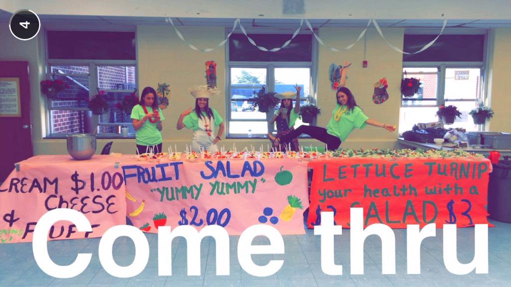 fruitNveggie15's tweet photo. Come thruuuuu http://t.co/HXyWpcvsBP