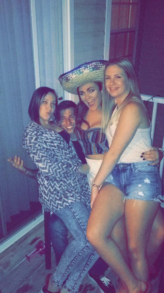 dakotaatews's tweet photo. My favorite picture from Tuesday and my favorite people ☺️ http://t.co/QYmov0hipI