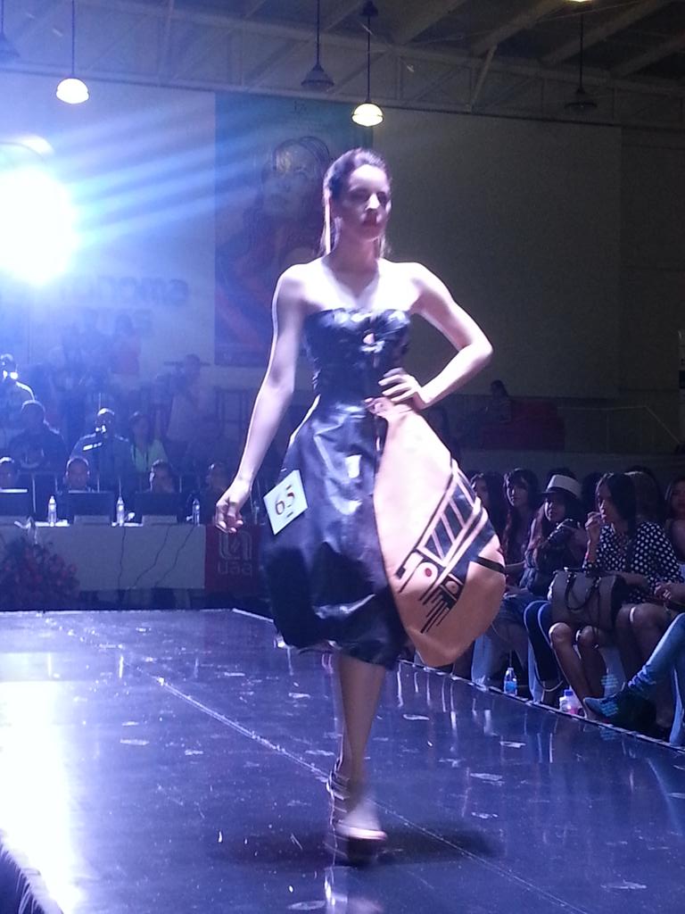 CamariIIo's tweet photo. #institutodediseño #marcelacamarillo #cuu http://t.co/i9RKQG1dFy