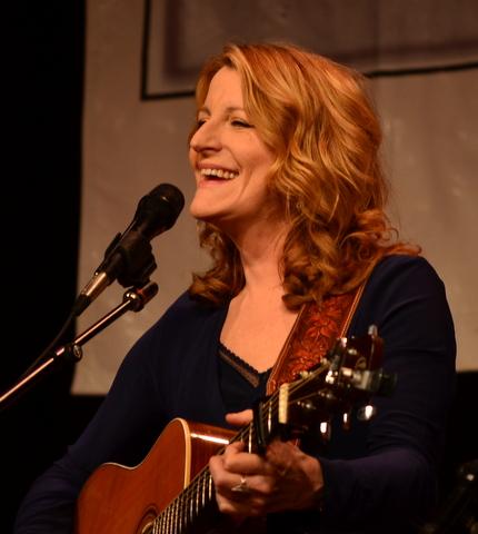 OssipeeValley99's tweet photo. The Farm to Table Brunch features local food by @alexsteed and a set by the grammy nominated @ClaireLynchBand http://t.co/cq2uvk5UaO