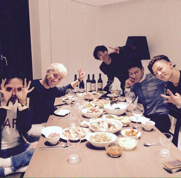 GDlove0807's tweet photo. あー大好き💕😍
やばたんですわー˚₊*୧⃛(๑⃙⃘⁼̴̀꒳⁼̴́๑⃙⃘)୨⃛*₊
本当に好き！
ビッベン一生ついていきます✌️❤️
早く会いたいよぉ〜(*´˘`*)♡ http://t.co/sQ5Xyl5m9G
