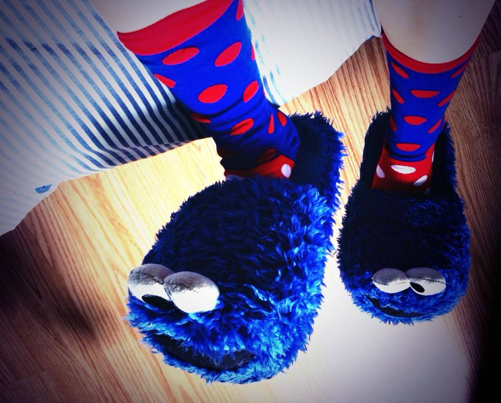 SockingOficial's tweet photo. Cookie Monster + @SockingOficial = #GoodDay ! @A_CookieMonster @sesamestreet @PlazaSesamo #BarrioSesamo #Calcetines http://t.co/gLs4yHEMqC