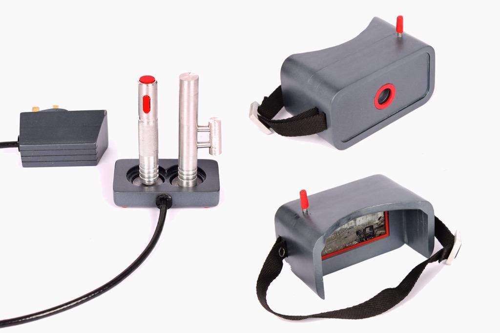 FalliGraphics's tweet image. Virtual reality headset and motion sensing handsets. Great work George. #productdesign #iwantone