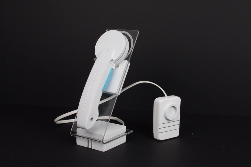 FalliGraphics's tweet image. Handheld pregnancy ultrasound scanner. See your baby on your phone screen. Great idea Olivia. #productdesign