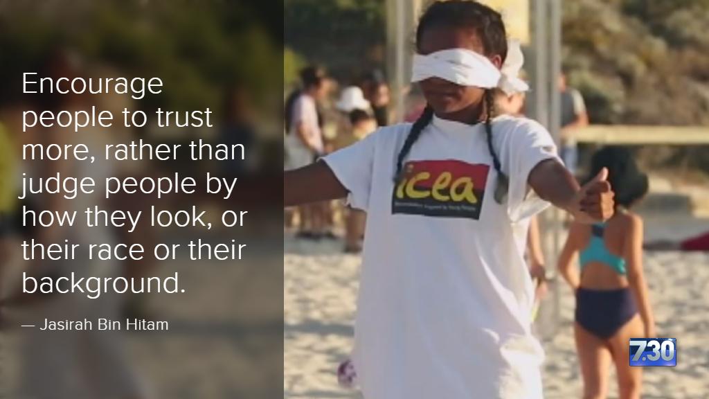 "I trust you. Do you trust me?" Jasirah challenges beach-goers to take part in the #blindtrust experiment .#abc730