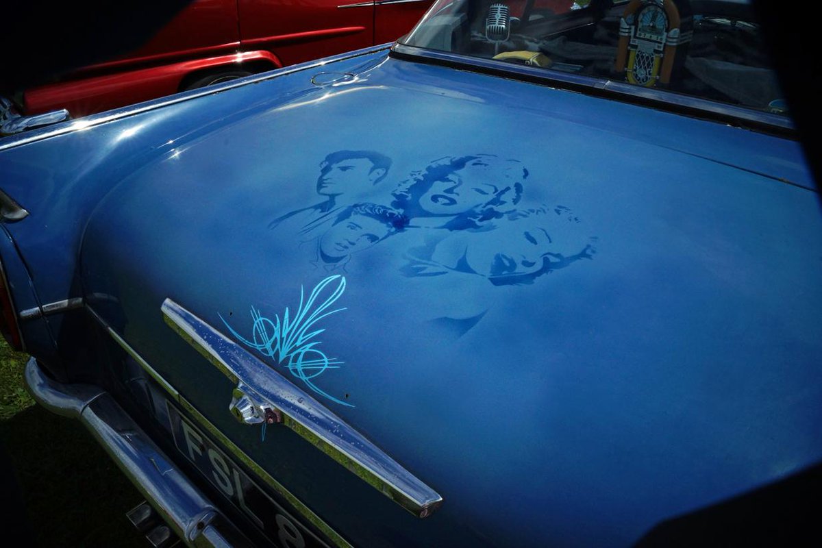 DianneADrew's tweet photo. Fabulous #vintage #classic #cars and iconic celebrity sightings this year @ #atomicfest 2015 #Sywell Areodrome! http://t.co/2gLMHYdRzU
