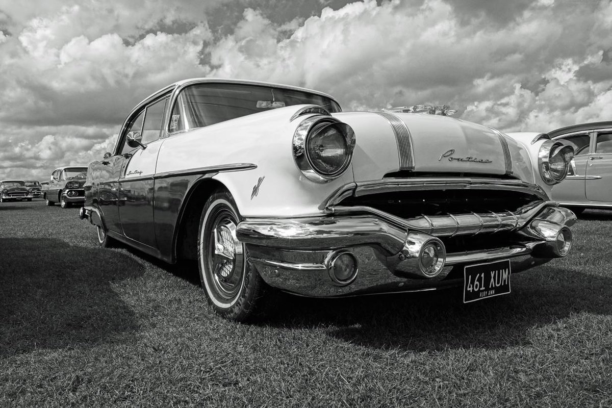 DianneADrew's tweet photo. Fabulous #vintage #classic #cars and iconic celebrity sightings this year @ #atomicfest 2015 #Sywell Areodrome! http://t.co/2gLMHYdRzU