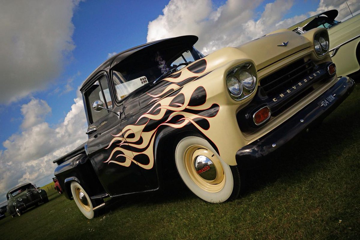 DianneADrew's tweet photo. Fabulous #vintage #classic #cars and iconic celebrity sightings this year @ #atomicfest 2015 #Sywell Areodrome! http://t.co/2gLMHYdRzU