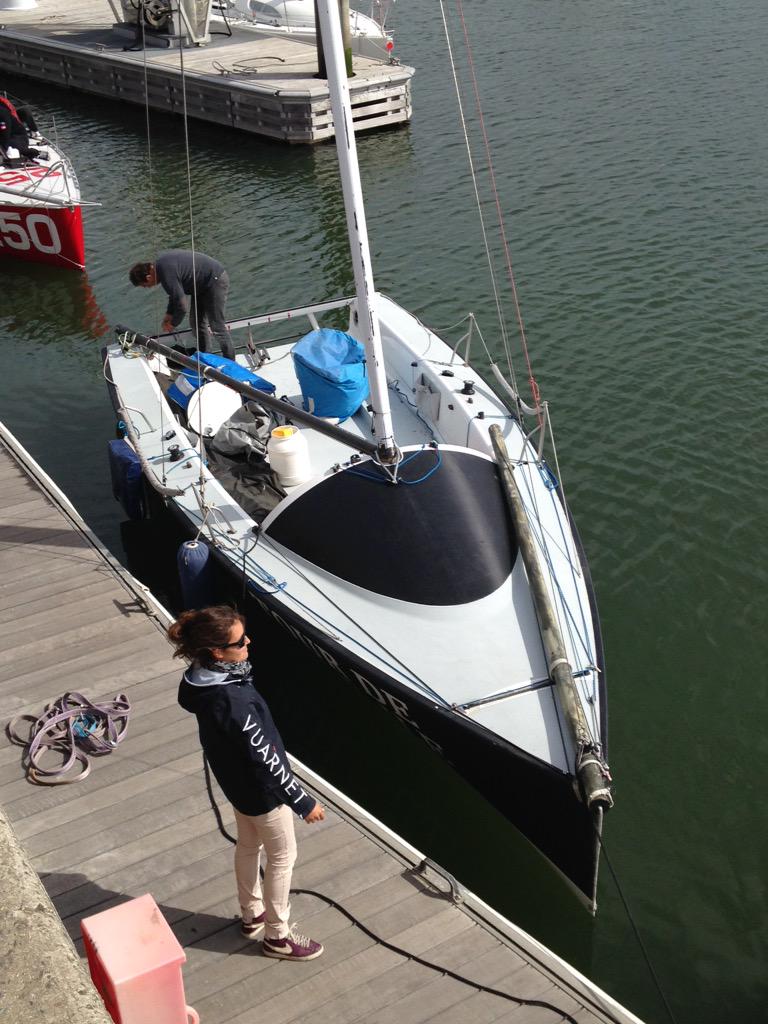 Le boat est à l'eau! C'est parti! <a href="/TOURDEBELLEILE/">TOUR DE BELLE-ILE</a> <a href="/VuarnetOfficiel/">Vuarnet</a> #TDBI #justaperfectday #bluepolar #vuarnet