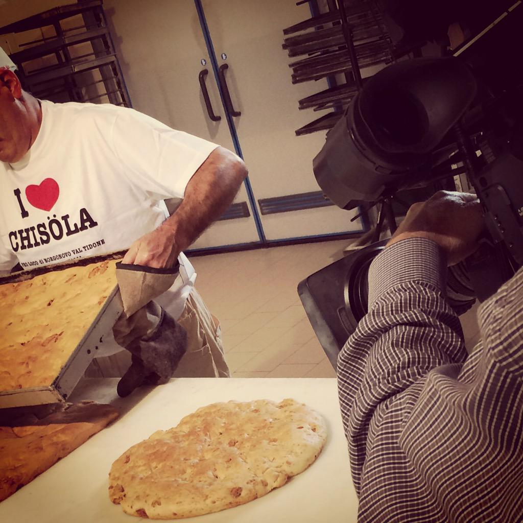 ProLocoBorgoVT's tweet photo. Riprese in corso! #chisöla #Expo2015 #valtidone http://t.co/YSSiPafTUn