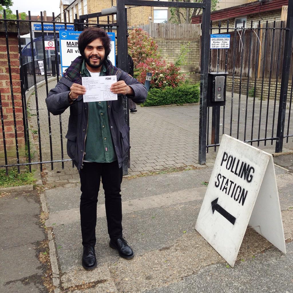 AnantNaik's tweet photo. This morning, #ivoted and I loved it so much I took an awkward #Voteagraph all in the name of #GenerationVote! http://t.co/0AkTLOzYuk