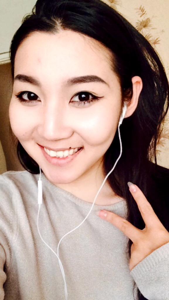 Хайртай хүндээ эргэн ирэх үндсийг, Хажууд чинь үлдэх шалтгааныг өгч амьдар. 💋