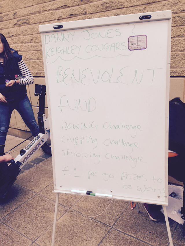 KCAcademic's tweet photo. Our @leedscitycoll students raising money for Danny Jones @Cougarmania #sportingchallenges #airedalecentre http://t.co/VMWnYDBEte