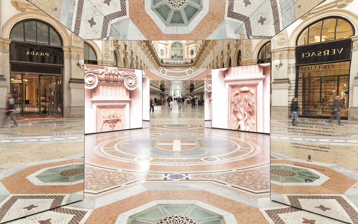 InGalleria's tweet photo. È in corso l'inaugurazione di #Caleidoscopio, l'installazione visiva situata al centro dell'Ottagono #ingalleria http://t.co/jg8IUG7Tak
