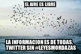Nosomosdelito's tweet photo. Ningun Ser Humano es ilegal. #NoLeyesMordaza #DefensoraDefiende #MordazaInconstitucional http://t.co/vISgD3UApB
