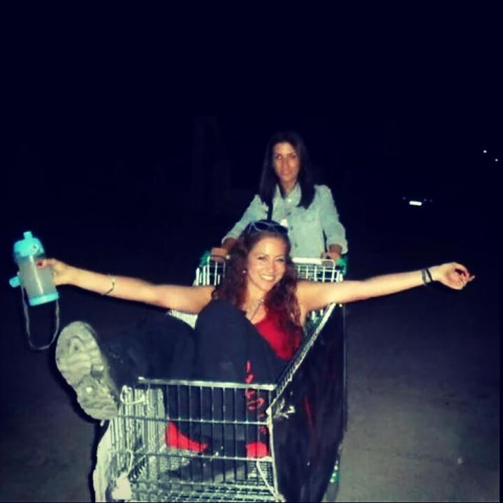 Lady_Birras's tweet photo. Y subo al carro de la vida, a seguir batallando mientras vayan quedando cartas pa' la partida. http://t.co/FWPv29Ci0E