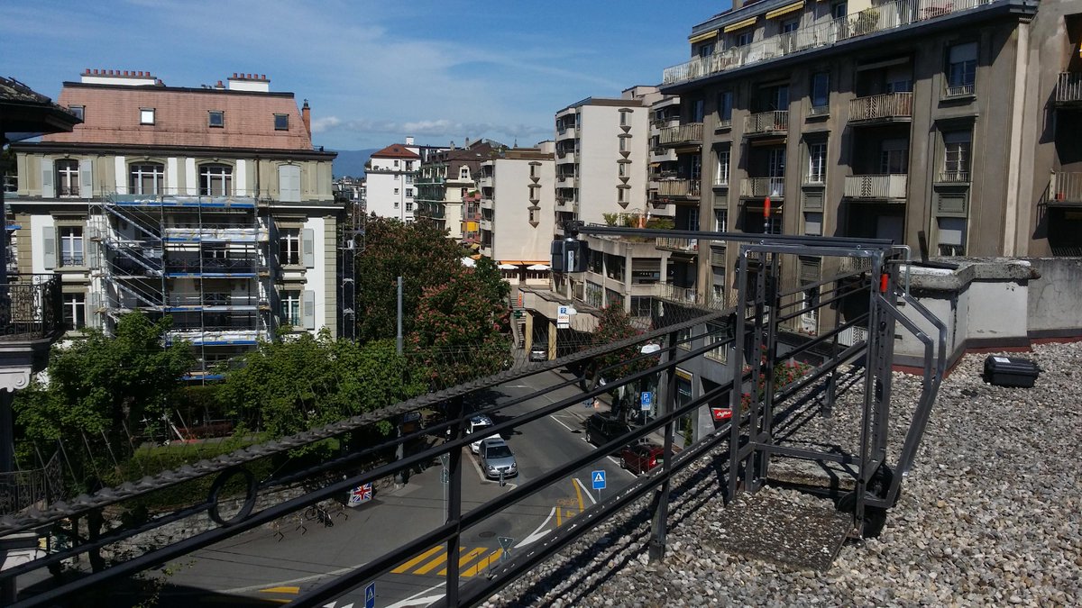 RDmetal_ch's tweet photo. ☼ Prise de mesures 3D sous le soleil et en live de #Lausanne// #RdMetal #3D #scanning3D #prisedemesures3D http://t.co/sjFrS2RLrZ