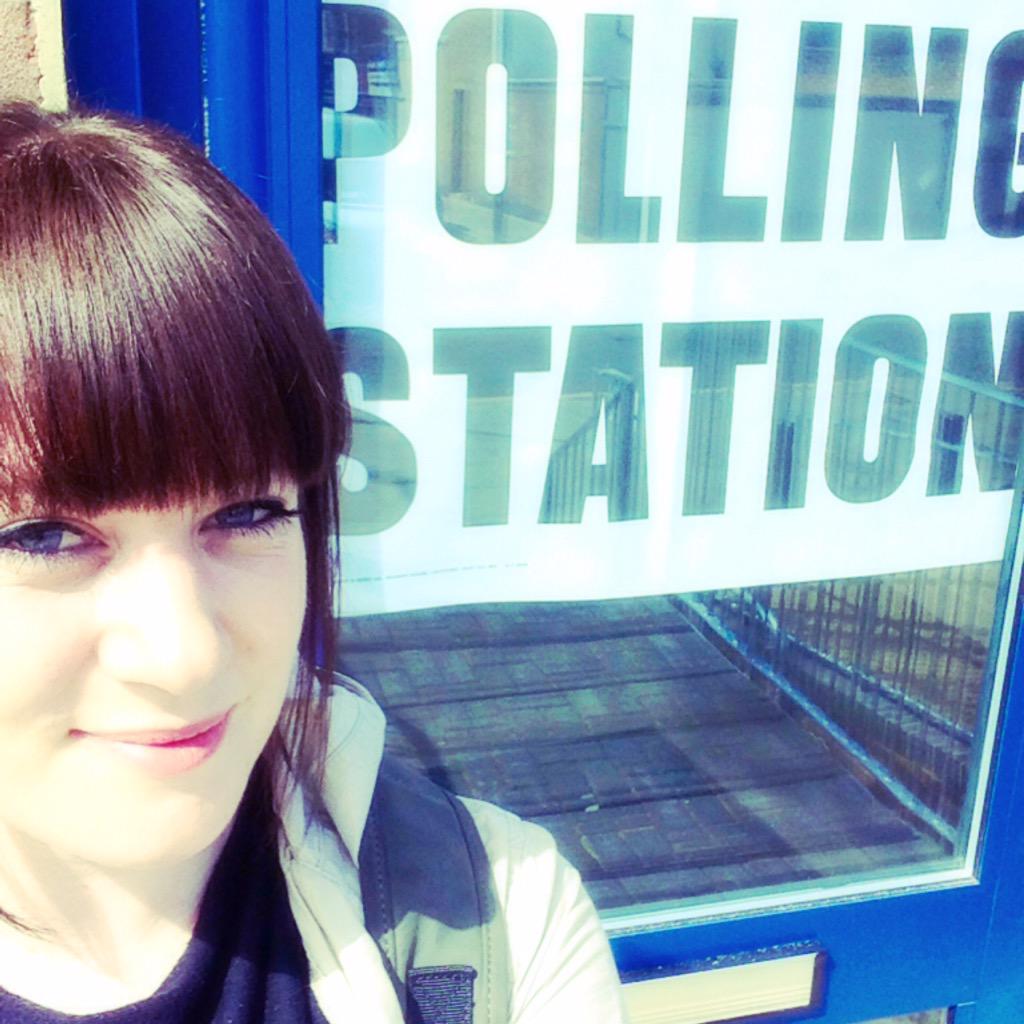 rachaelchdwk's tweet photo. All done. #IVoted. Make sure you do the same, @UseYourVoice &amp; take a #Voteagraph to spread the word #useyourvote http://t.co/G9p9WAZ4ld