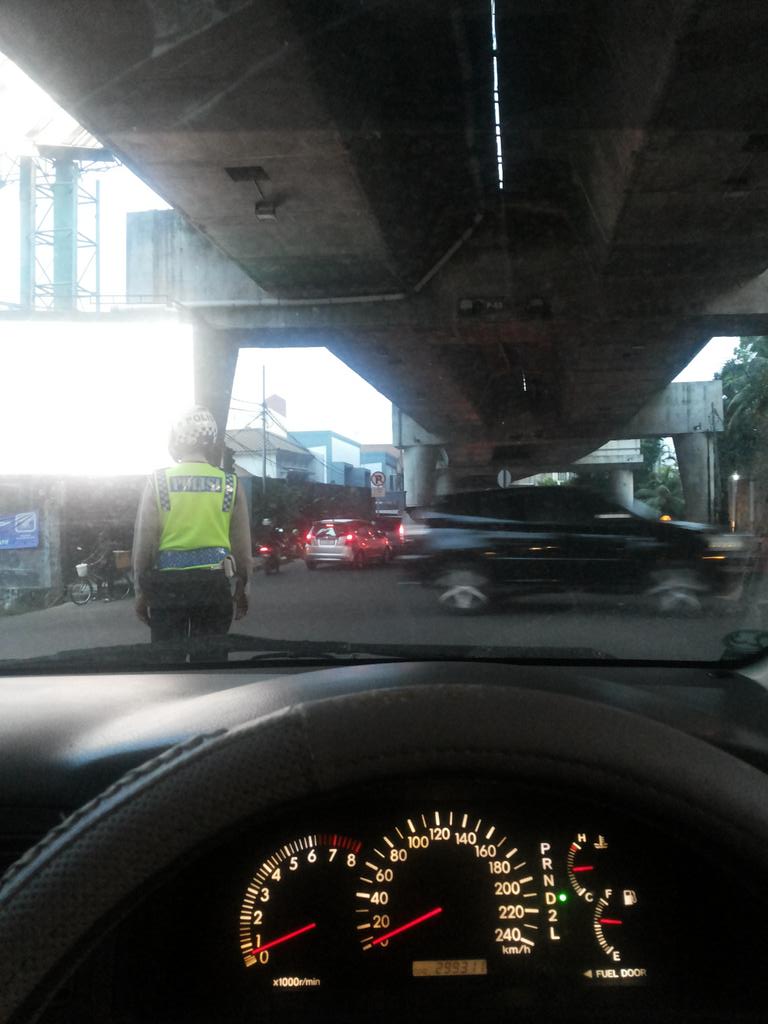 sisca_kusuma's tweet photo. Sdh 1jam dari gdg asean masih di per4an kemang.Antasari macet parah.Biasanya lancar. @TMCPoldaMetro @RadioElshinta http://t.co/JKP7jboUS4