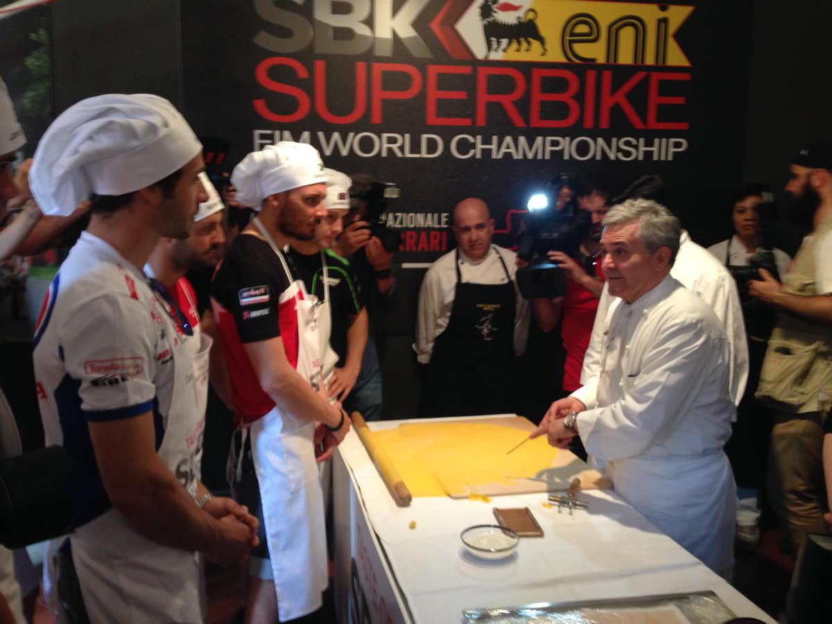 enricoagnessi's tweet photo. I piloti della #Sbk chef per un giorno con Valentino Marcattilii del San Domenico #Imola http://t.co/lQx35Ax7BF