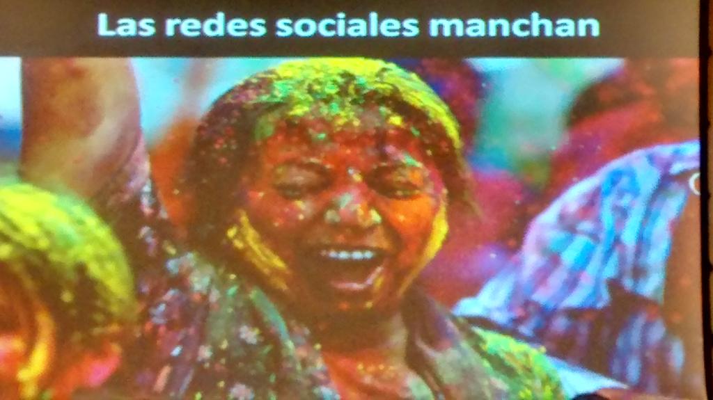 atitram's tweet photo. Las redes sociales manchan. Lo dice @juanbravoa. Pero merece la pena :)
#segpaciente30 http://t.co/TMI8ZIQnnX