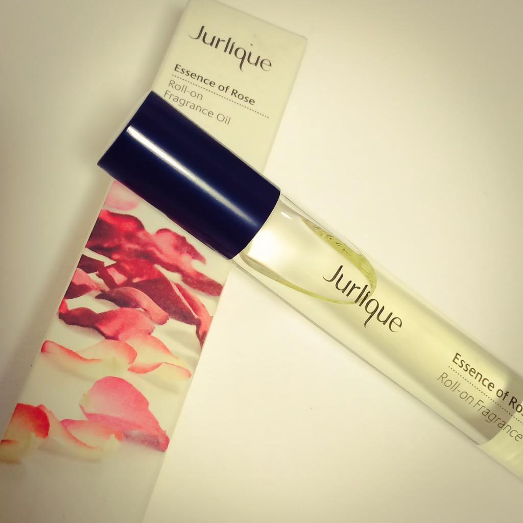 Kt Pa Twitter ジュリークのローズフレグランスオイル ロールオン ローズ独特の青臭さも嫌味もなくって大好きな香り ネイルオイル代わり Http T Co Ukuncwxqqi