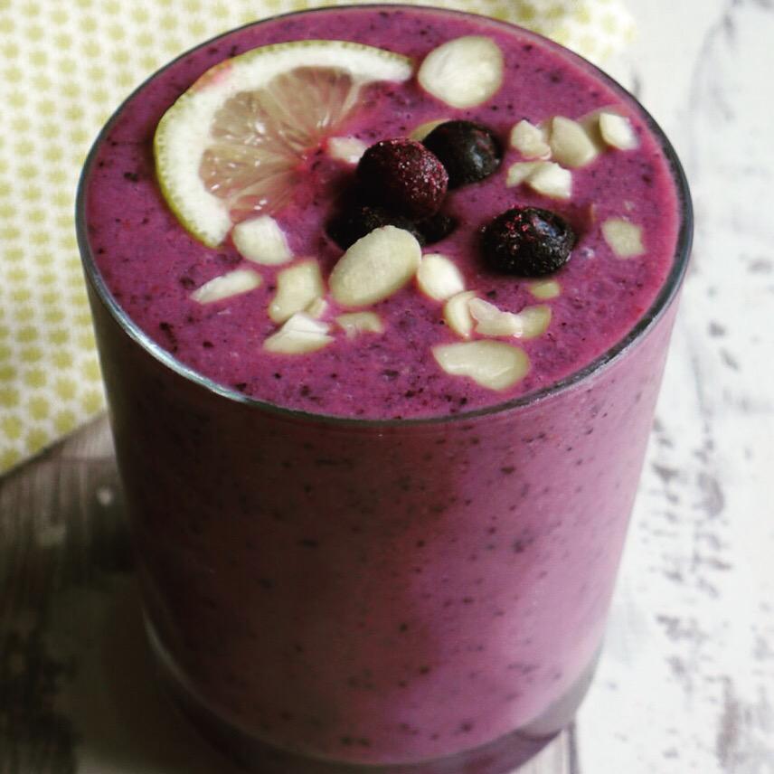 scandoir's tweet photo. Smoothie w extra #antioxidant from @finnberrytweet by @CeriKitchen #yoga #retreat in #Cotswolds 15-18 May - book now http://t.co/t4PVsw3IL0
