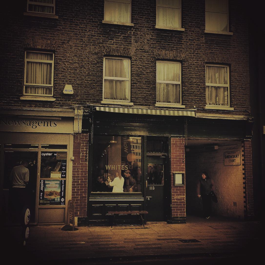 kellylaracurtis's tweet photo. Whitecross Street in the afternoon #london #urban #streetphotography #reflection #whitecrossstreet http://t.co/JInSatkml0